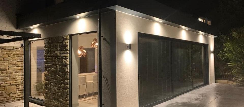 Reynaers Lift & Slide Doors with Electric Blinds